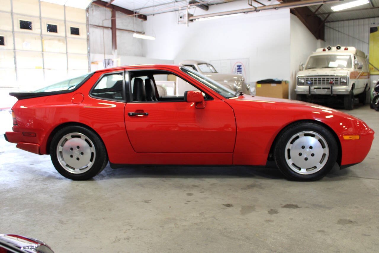 Used 1987 Porsche 944 Turbo RWD image 7