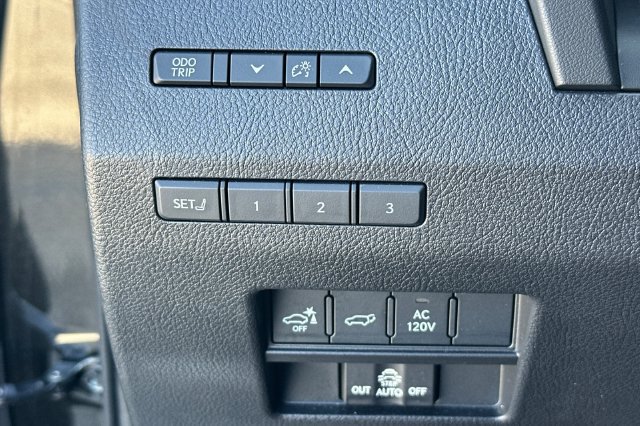 Used 2024 Lexus GX 550 w/ Accessory Package (Z1) AWD/4WD image 34