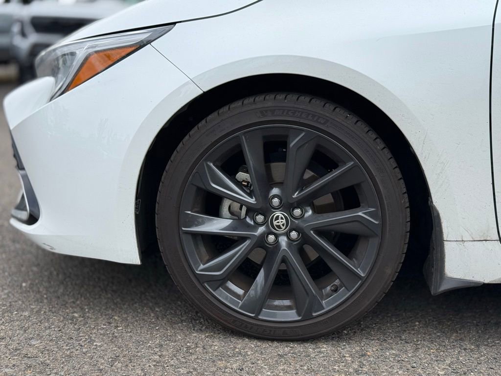 Used 2025 Toyota Corolla XSE FWD image 9