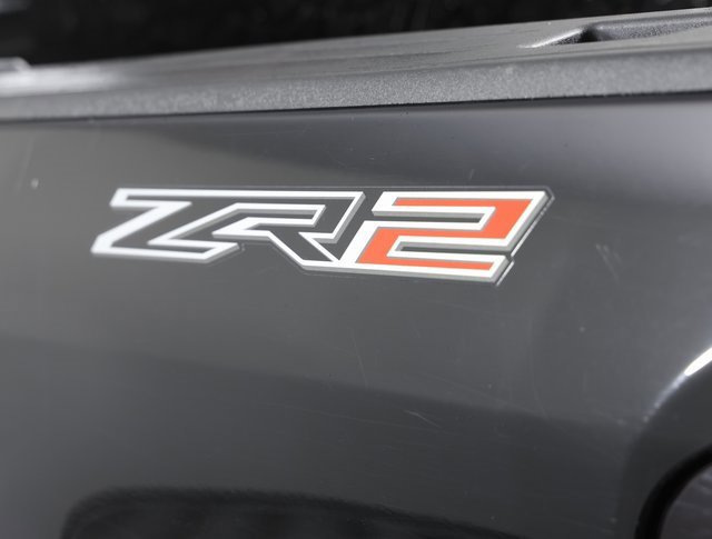 Used 2018 Chevrolet Colorado ZR2 w/ ZR2 Midnight Special Edition image 9