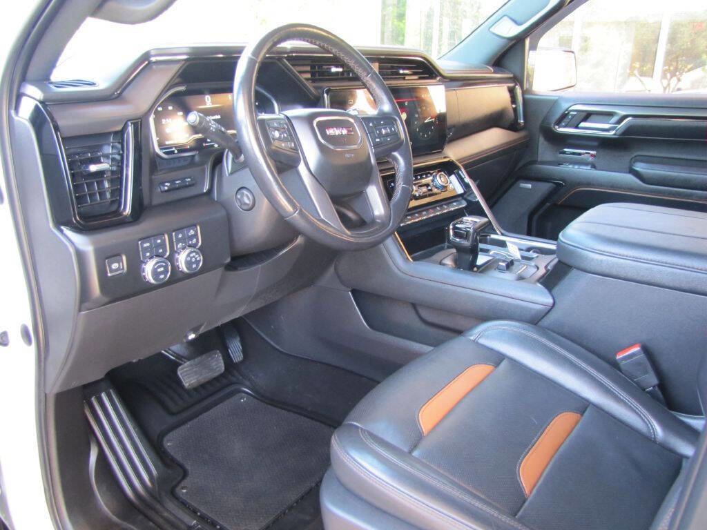 Used 2023 GMC Sierra 1500 AT4 w/ Technology Package AWD/4WD image 13