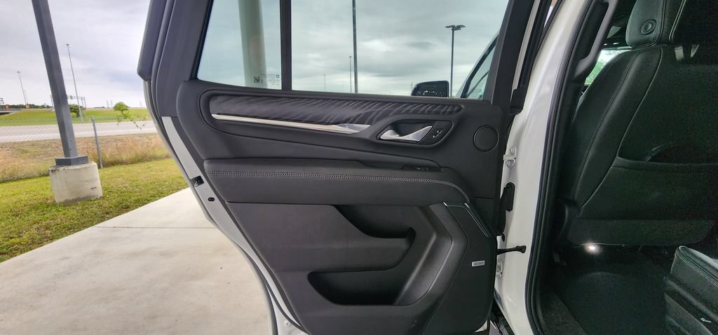 Used 2024 GMC Yukon Denali AWD/4WD image 18