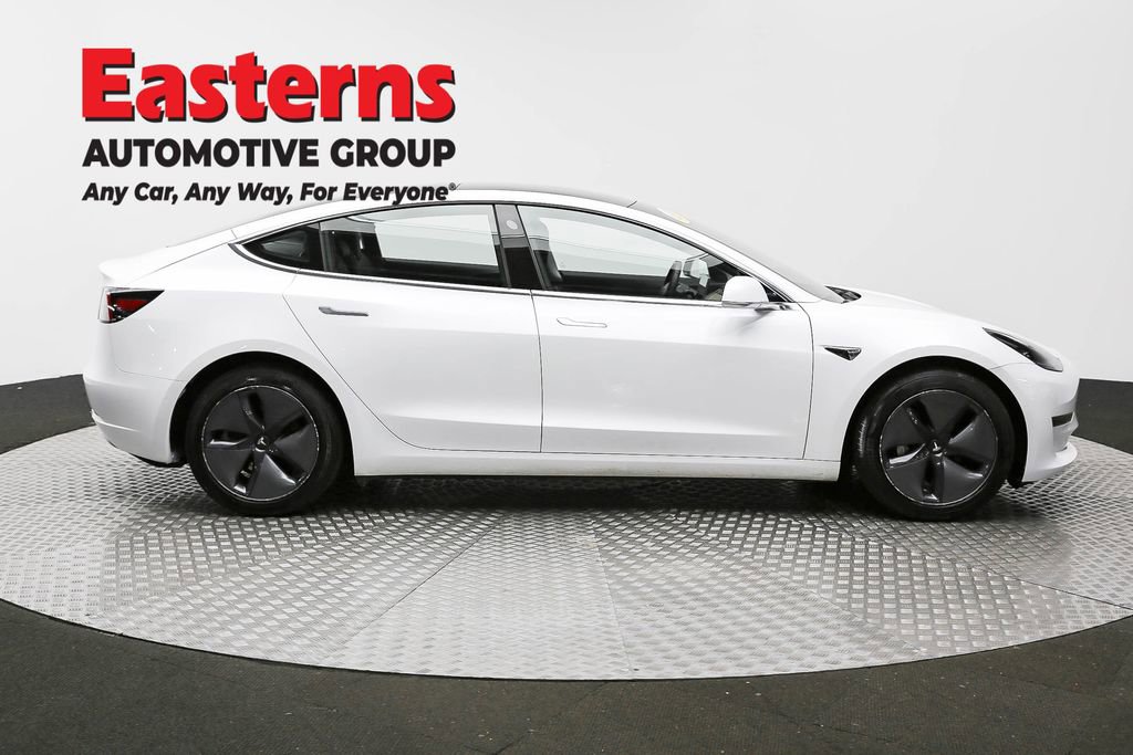 Used 2019 Tesla Model 3 Standard Range image 4