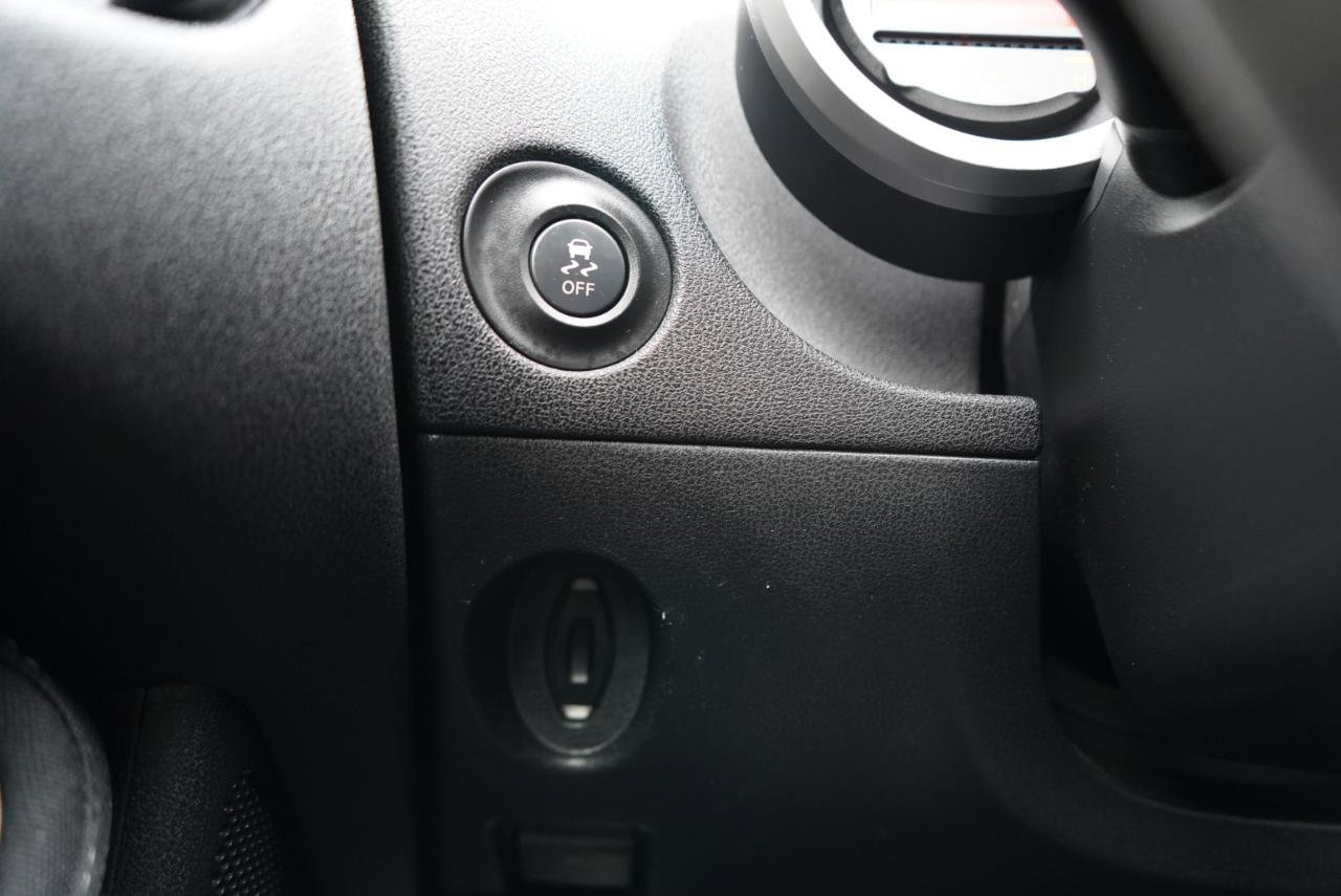 Used 2016 Nissan 370Z Coupe image 25