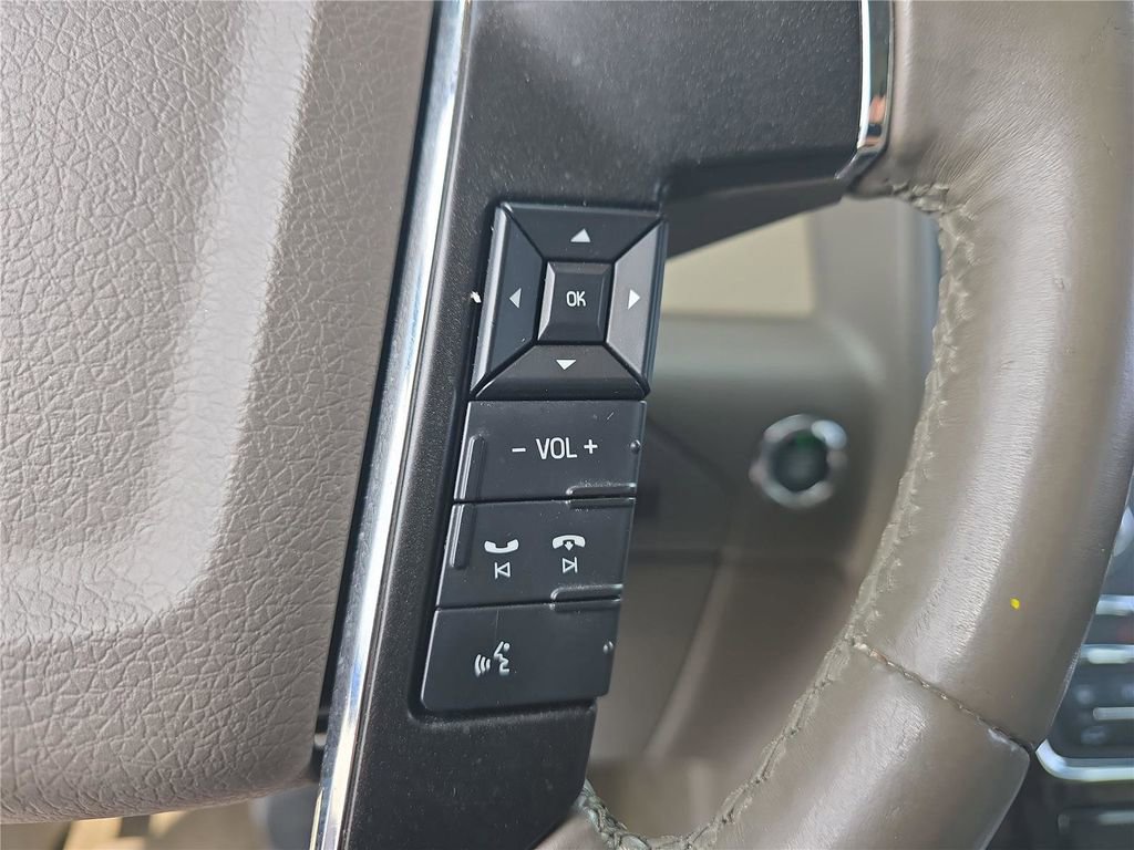 Used 2017 Lincoln Navigator Select image 22