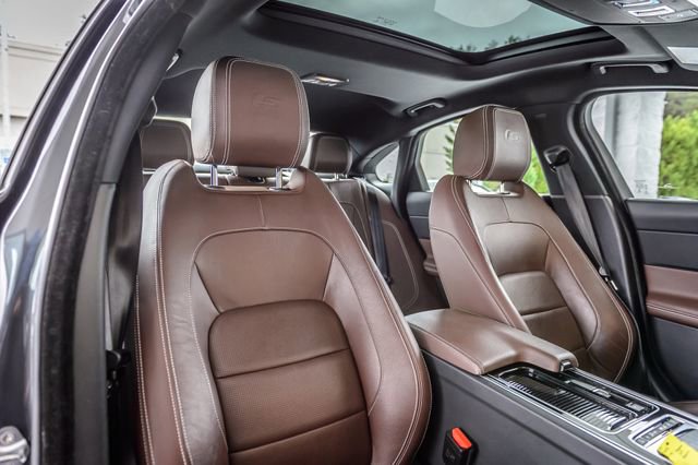 Used 2018 Jaguar XF S image 36