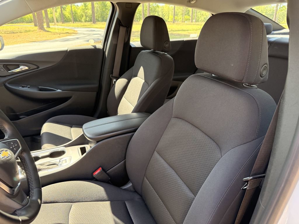 Used 2024 Chevrolet Malibu LT w/ Sport Edition FWD image 13