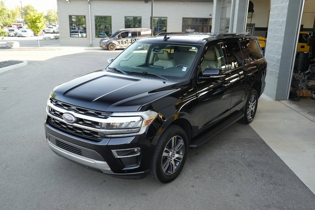 Used 2024 Ford Expedition Limited image 5