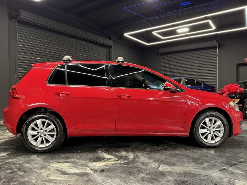 Used 2017 Volkswagen Golf S FWD image 4