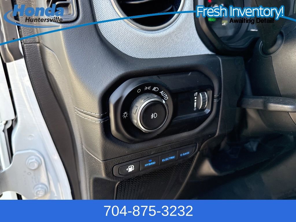 Used 2024 Jeep Wrangler Unlimited Sahara image 17