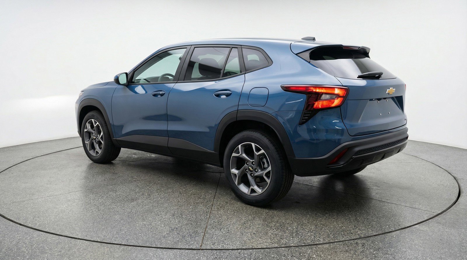 Used 2025 Chevrolet Trax LT FWD image 6