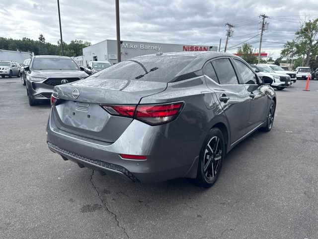 Used 2025 Nissan Sentra SV FWD image 2