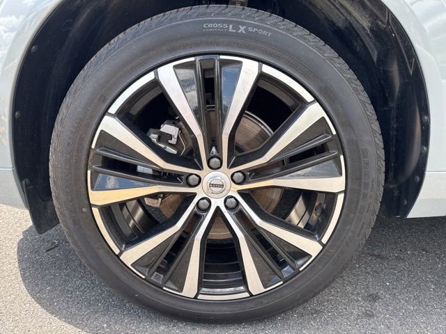 Certified 2025 Volvo XC60 B5 Plus AWD/4WD image 9
