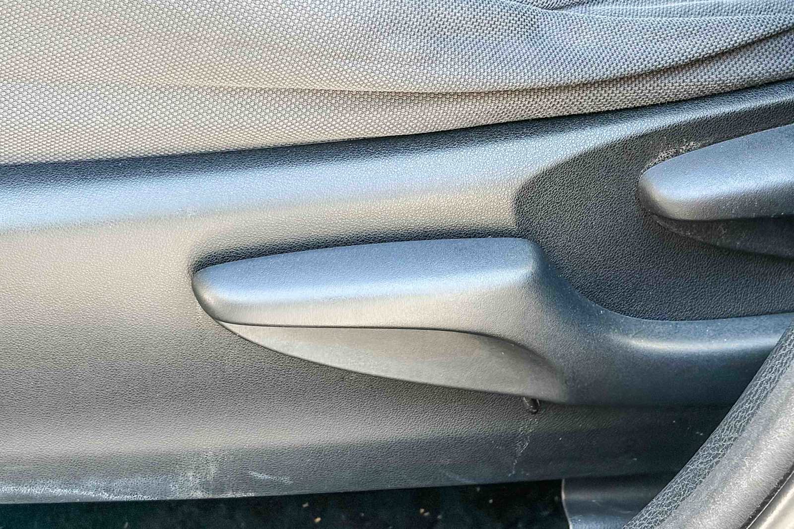 Used 2015 Toyota Highlander LE image 22