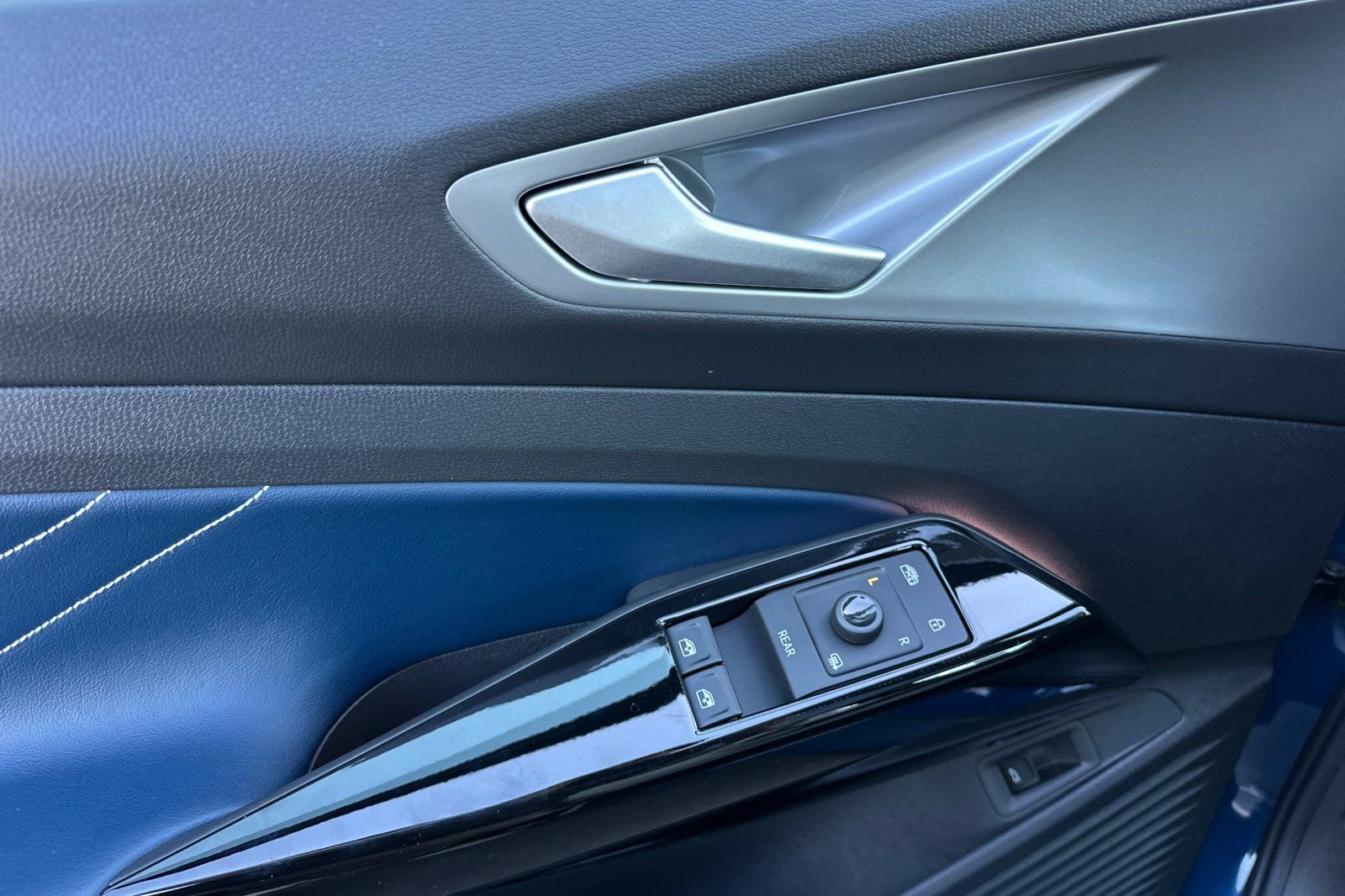 New 2026 Volkswagen ID.4 Pro S image 9