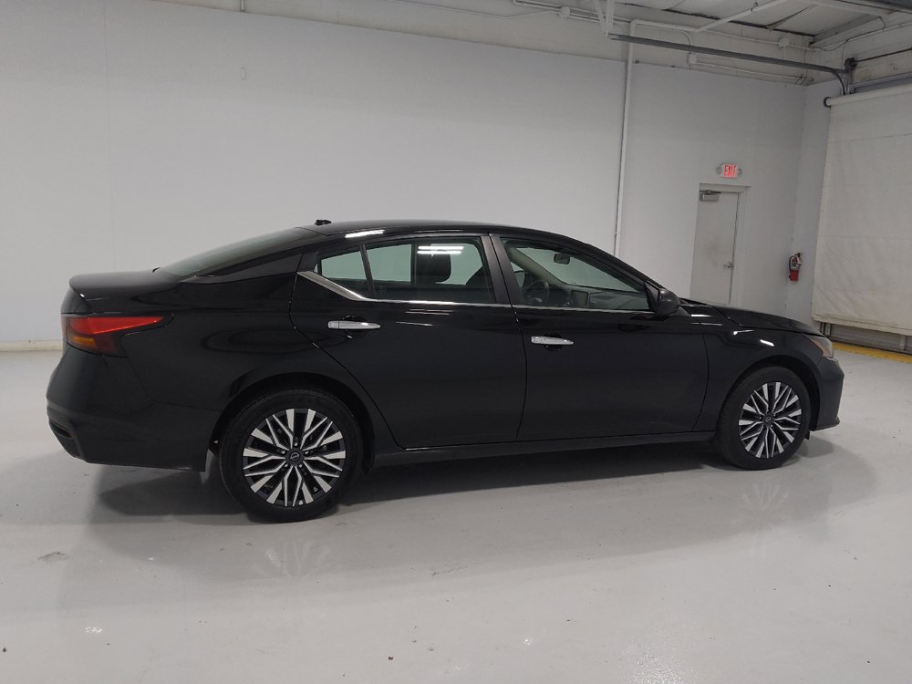 Used 2025 Nissan Altima 2.5 SV AWD/4WD image 10