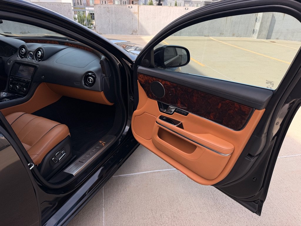 Used 2011 Jaguar XJ L RWD image 19
