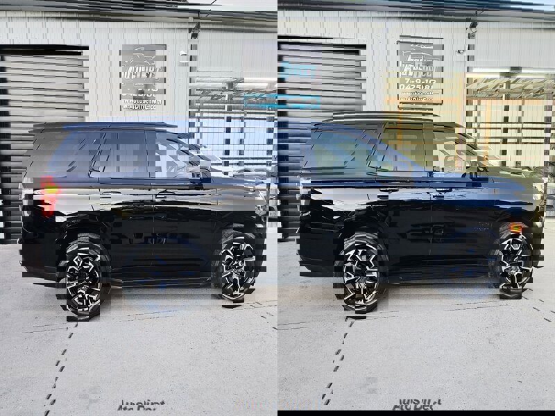 Used 2021 Chevrolet Tahoe RST w/ Luxury Package image 15