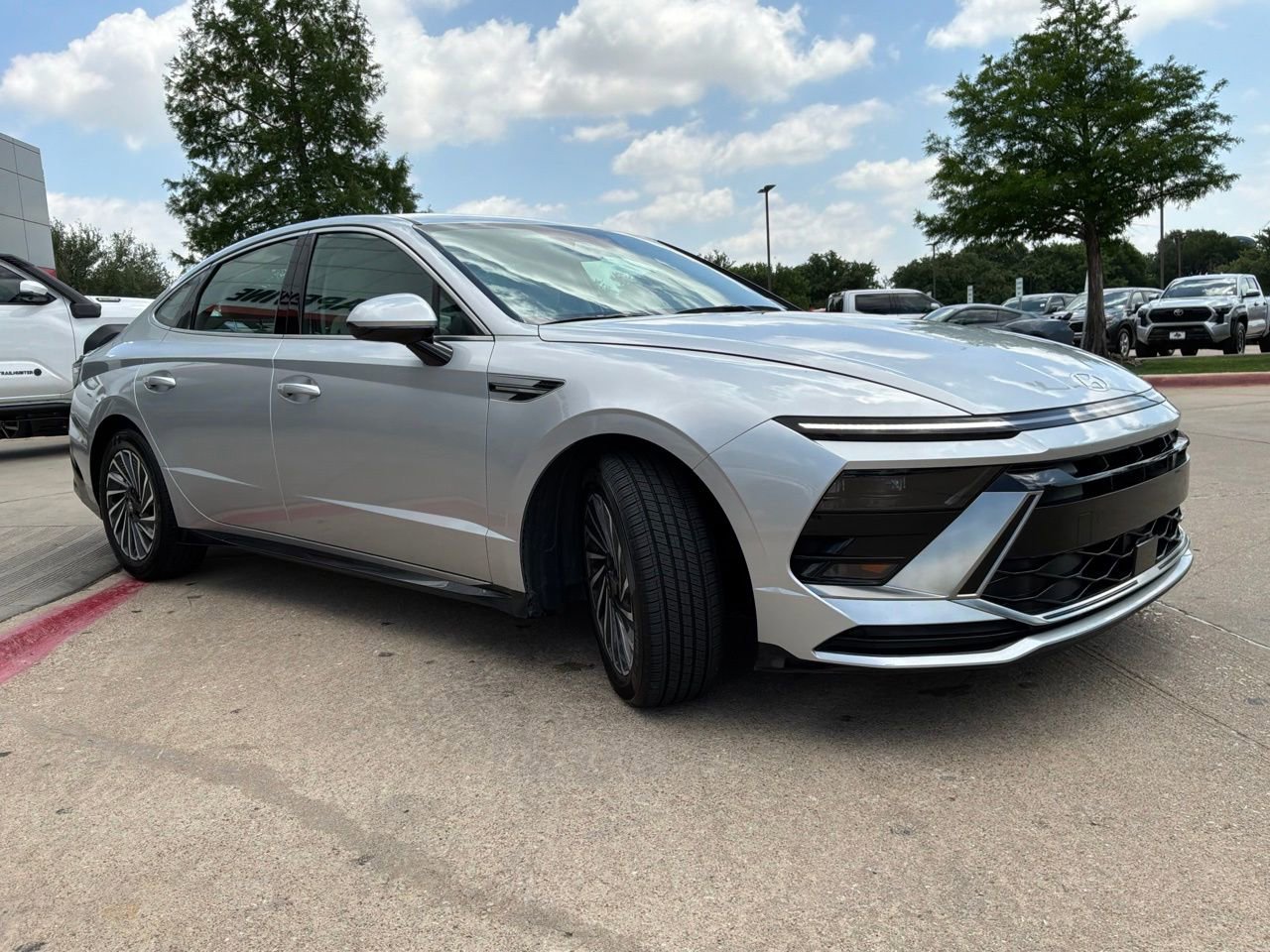 Used 2025 Hyundai Sonata SEL FWD image 4