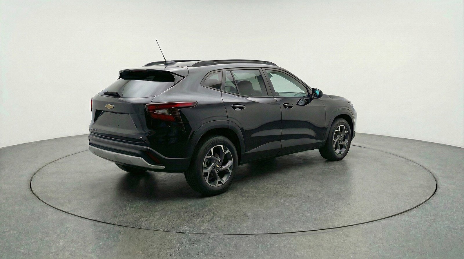 Used 2025 Chevrolet Trax LT image 7