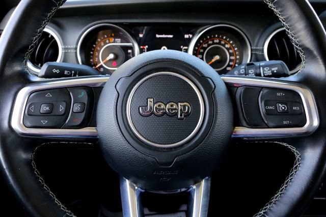 Used 2022 Jeep Wrangler Unlimited Sahara AWD/4WD image 13