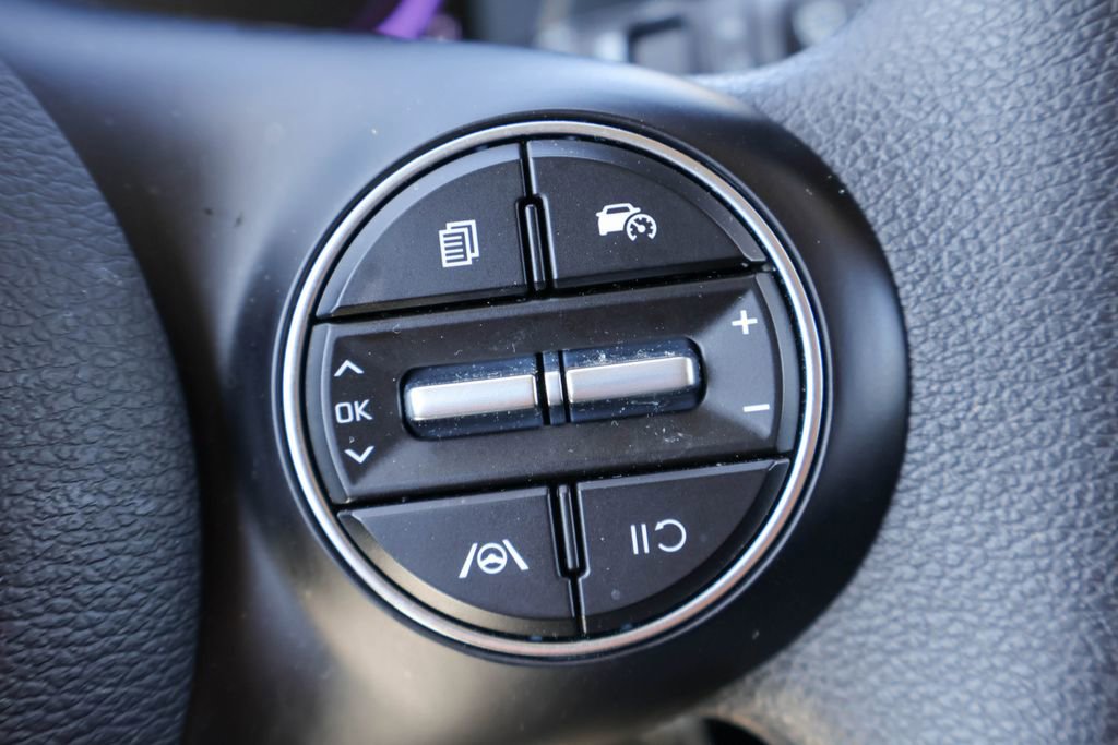 Used 2025 Kia Soul LX w/ LX Technology Package image 13