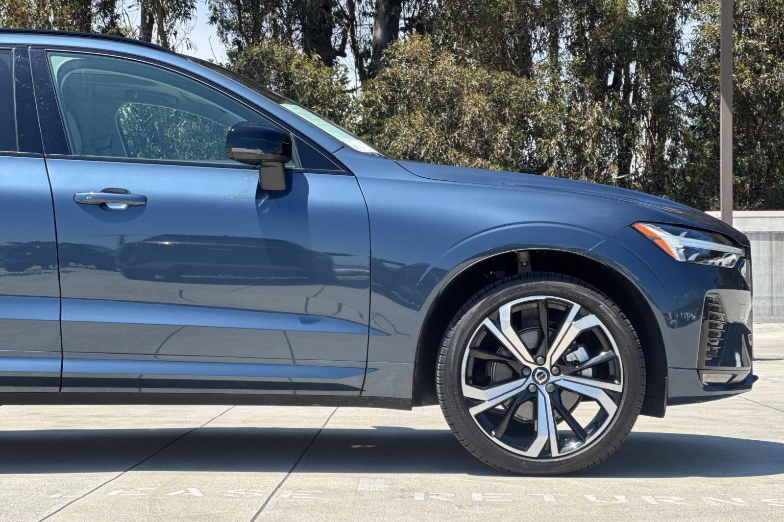 Used 2025 Volvo XC60 B5 Ultra w/ Protection Package Premier AWD/4WD image 37