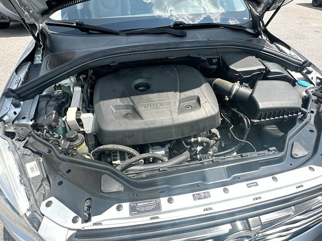 Used 2017 Volvo XC60 T5 Dynamic w/ Preferred Option Package FWD image 27