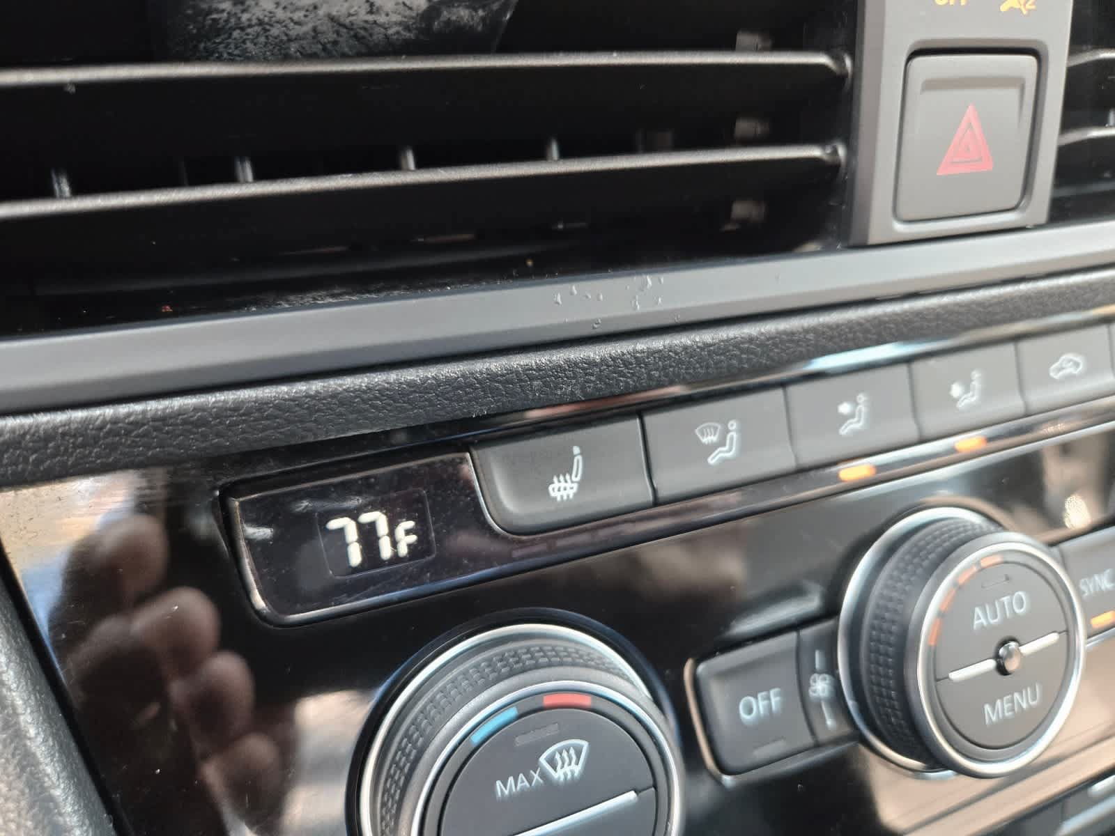 Certified 2024 Volkswagen Jetta SE FWD image 25