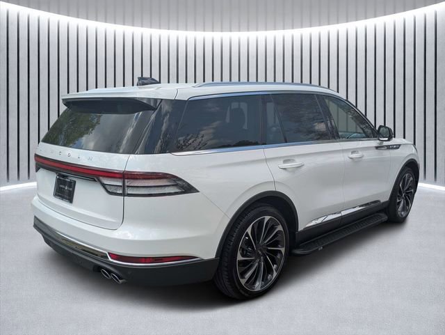 Used 2025 Lincoln Aviator Reserve image 3
