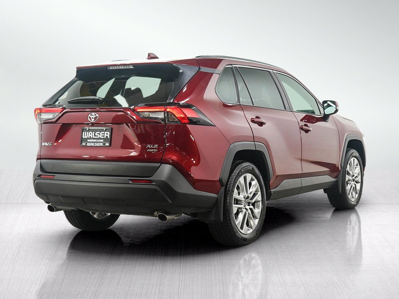 Used 2025 Toyota RAV4 XLE Premium w/ Weather Package AWD/4WD image 5