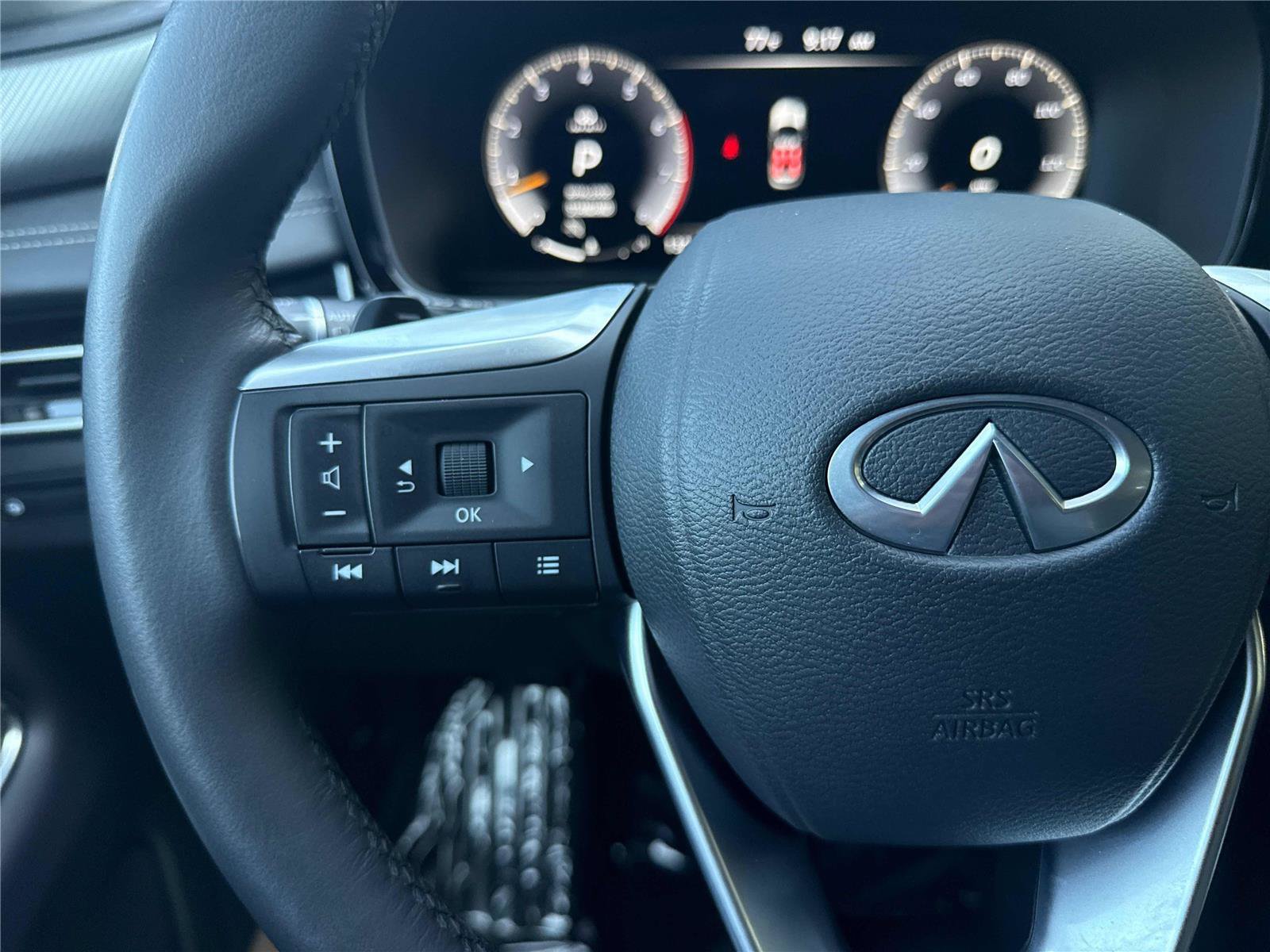 Used 2025 INFINITI QX60 Luxe FWD image 18