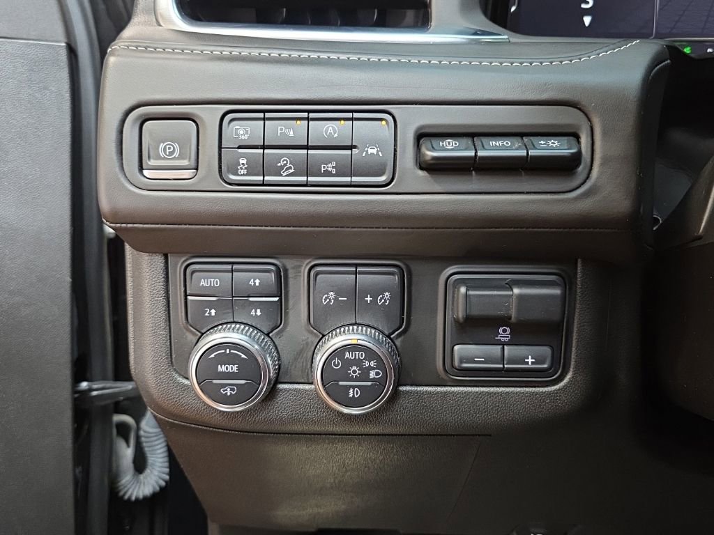 Used 2023 GMC Yukon Denali Ultimate AWD/4WD image 32