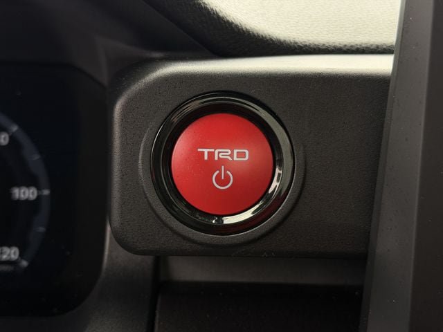 Certified 2025 Toyota 4Runner TRD Off-Road AWD/4WD image 20