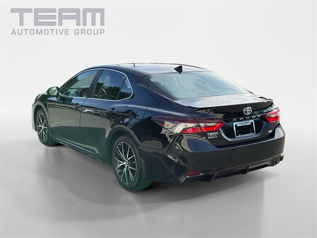 Used 2024 Toyota Camry SE image 5