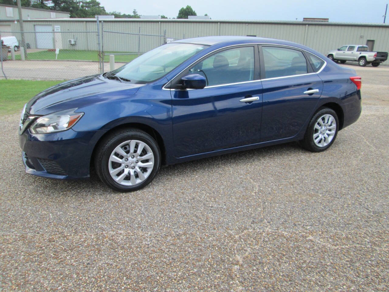 Used 2019 Nissan Sentra S FWD image 2