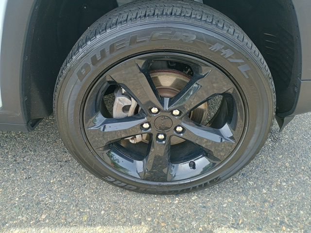 Certified 2023 Jeep Grand Cherokee Altitude AWD/4WD image 11