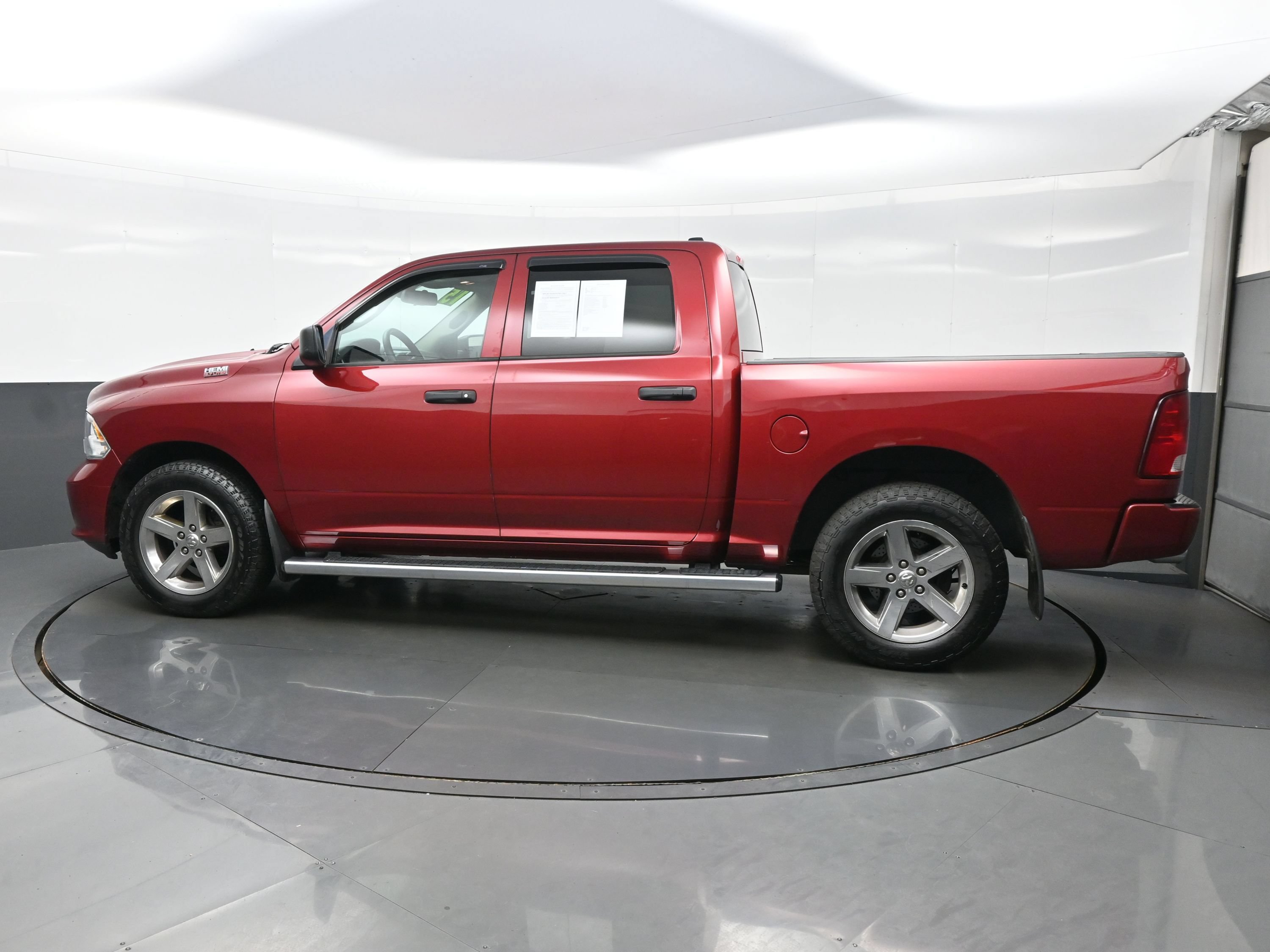 Used 2015 RAM 1500 Express AWD/4WD image 3