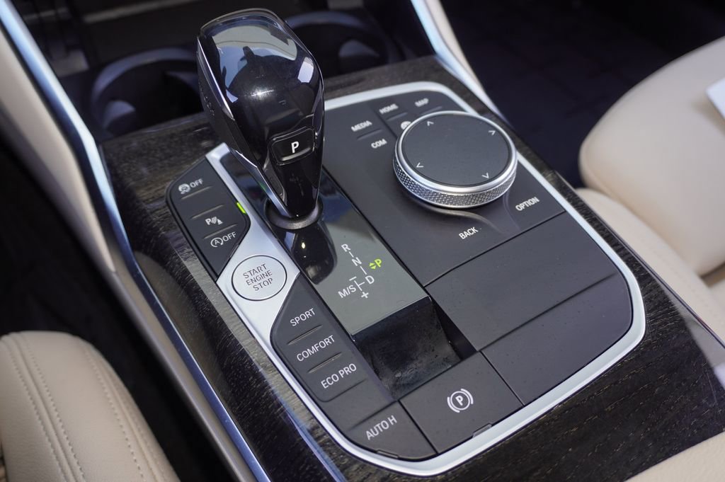 Used 2021 BMW 330i Sedan w/ Driving Assistance Package image 16