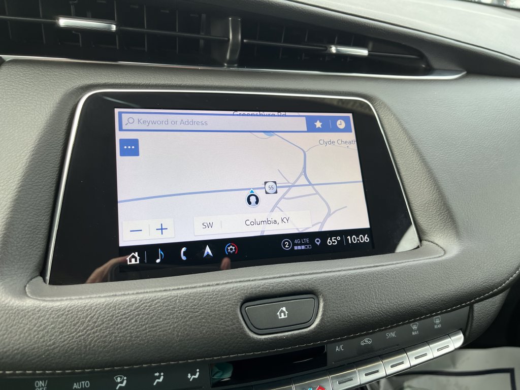 Used 2023 Cadillac XT4 Premium Luxury w/ Cold Weather Package AWD/4WD image 20