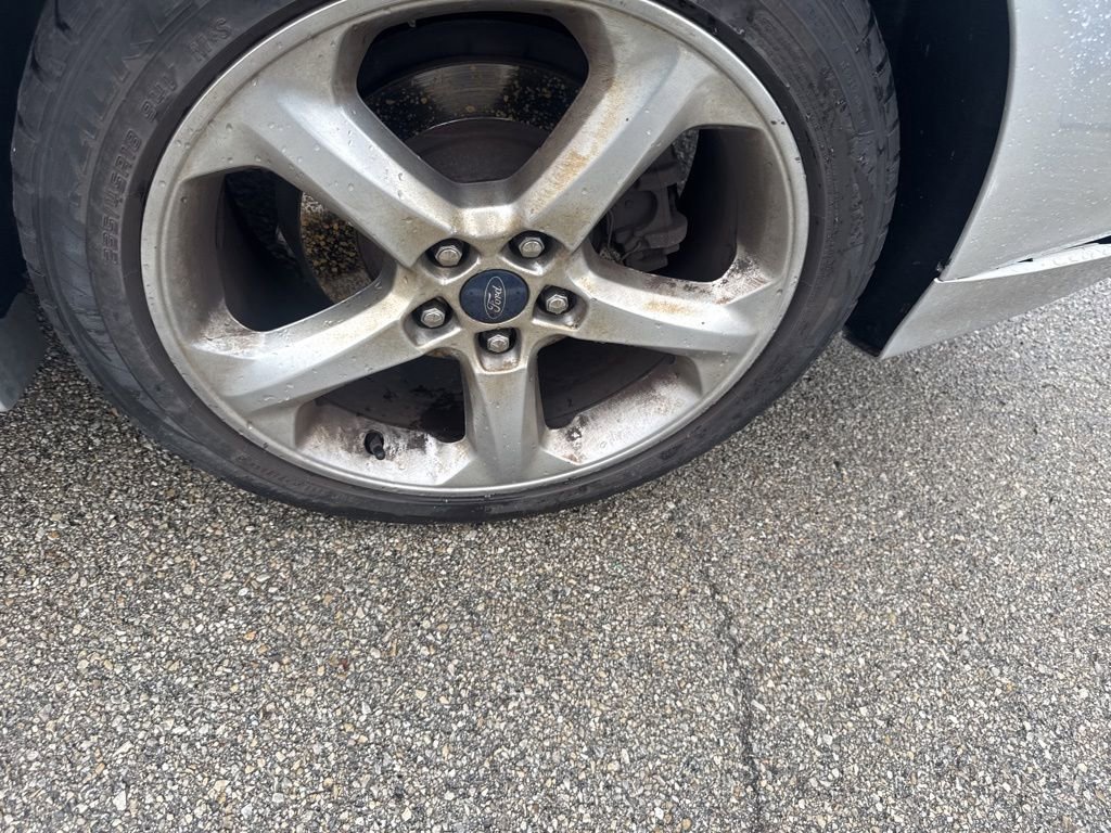 Used 2015 Ford Fusion SE w/ Equipment Group 201A FWD image 12