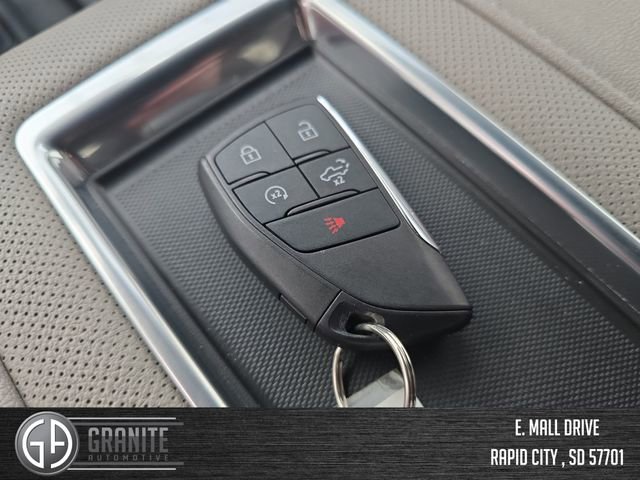 Used 2022 GMC Sierra 1500 SLT w/ SLT Convenience Package image 28