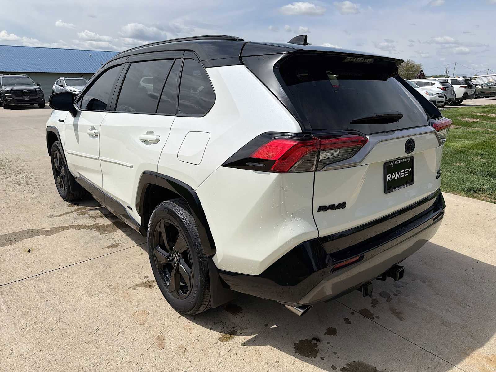 Used 2021 Toyota RAV4 XSE AWD/4WD image 4
