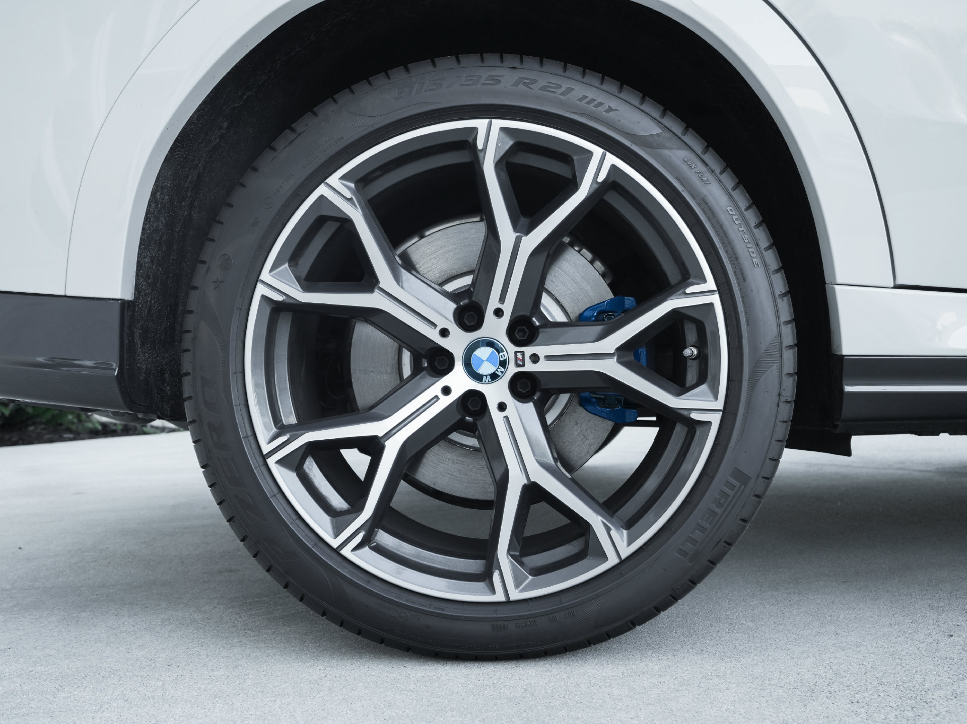Used 2023 BMW X6 M50i w/ Executive Package AWD/4WD image 41