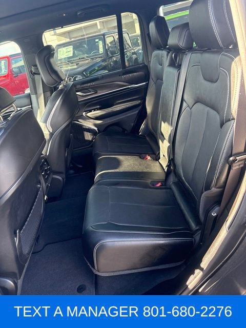 Used 2023 Jeep Grand Cherokee Overland w/ Luxury Tech Group IV AWD/4WD image 11
