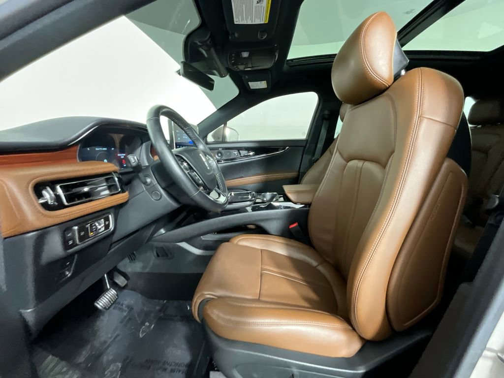 Used 2023 Lincoln Nautilus Reserve w/ Equipment Group 201A image 16