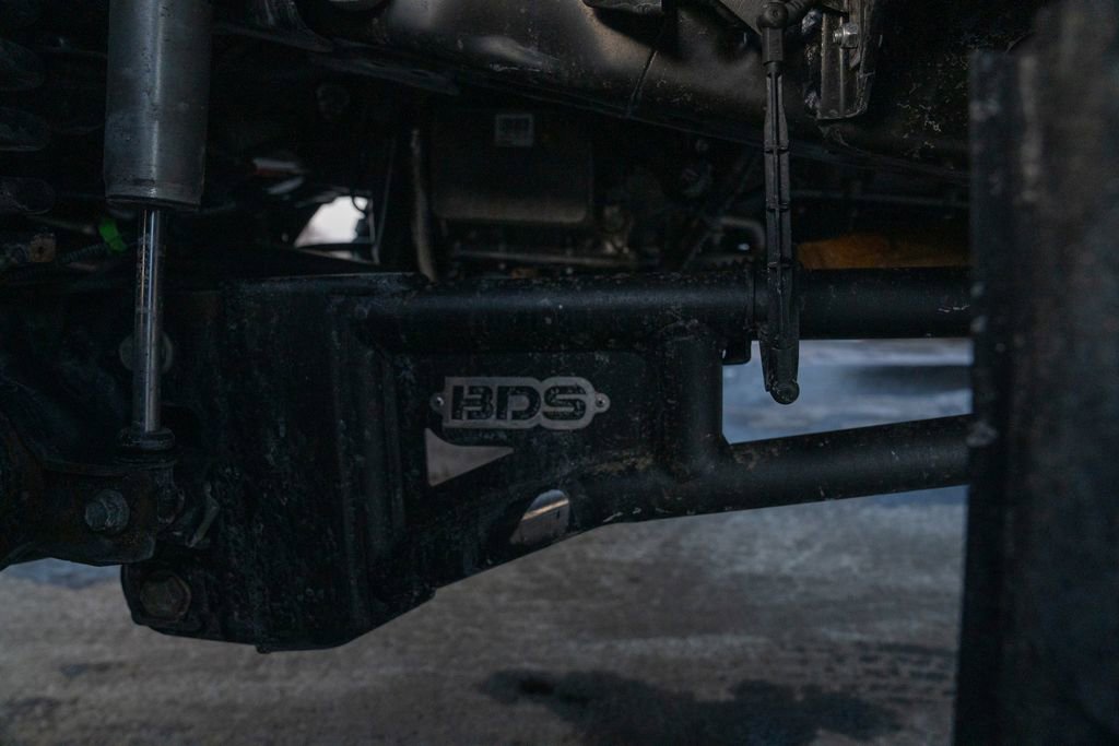 Used 2025 Ford F350 Platinum w/ FX4 Off-Road Package image 3