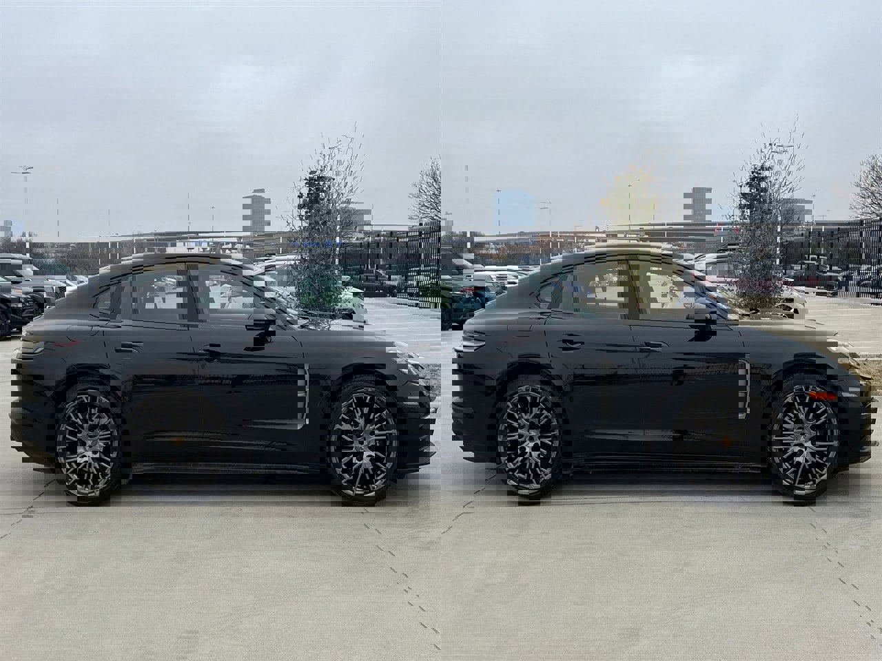 Used 2022 Porsche Panamera Platinum Edition image 3