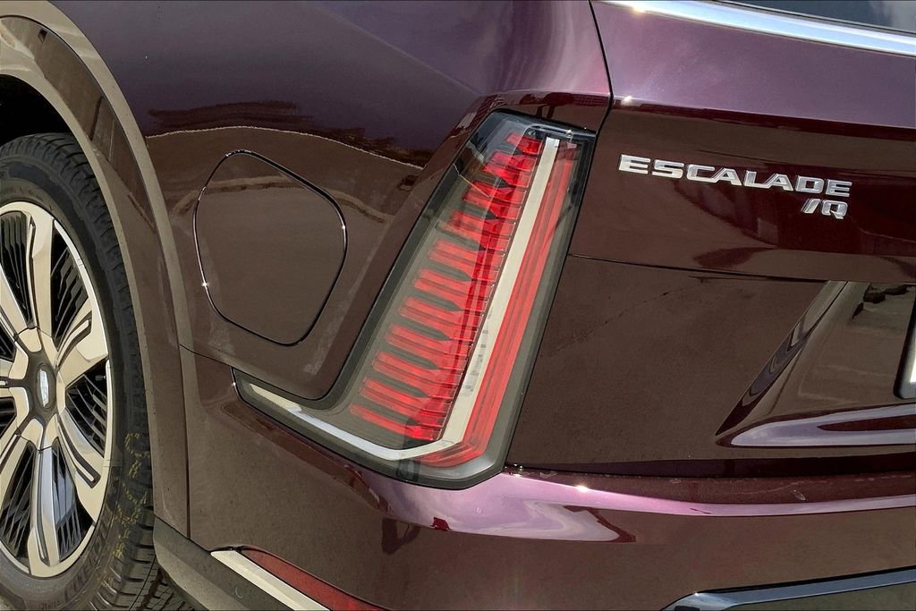 New 2025 Cadillac Escalade IQ Luxury 2 image 15