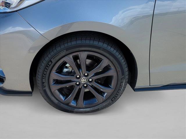New 2026 Toyota Sienna XSE FWD image 10